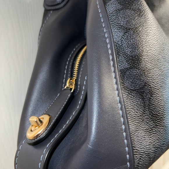 COACH Edie Shoulder Bag 31 In Signature Canvas LARGE - Picture 6 of 7